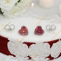 Abigel White GF. antiallergén szíves fülbevaló piros