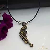 Kaucsuk láncon lógó antik pisztoly medál