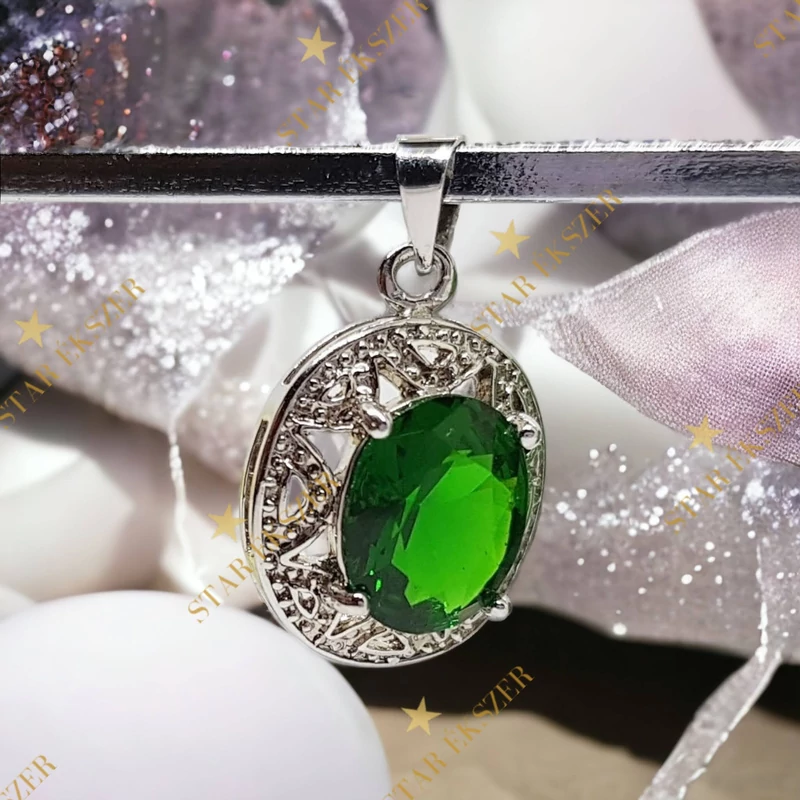 Silver Plated zöld köves medál