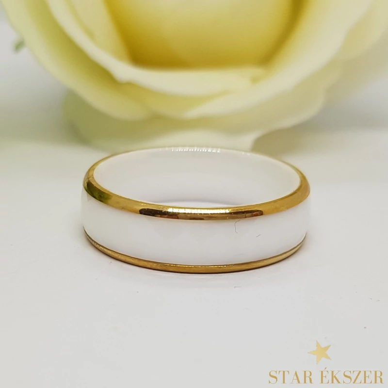 Malabo fehér kerámia karikagyűrű aranyozott 52-es