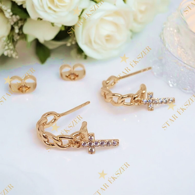 Keresztes 18K Gold Filled antiallergén fülbevaló