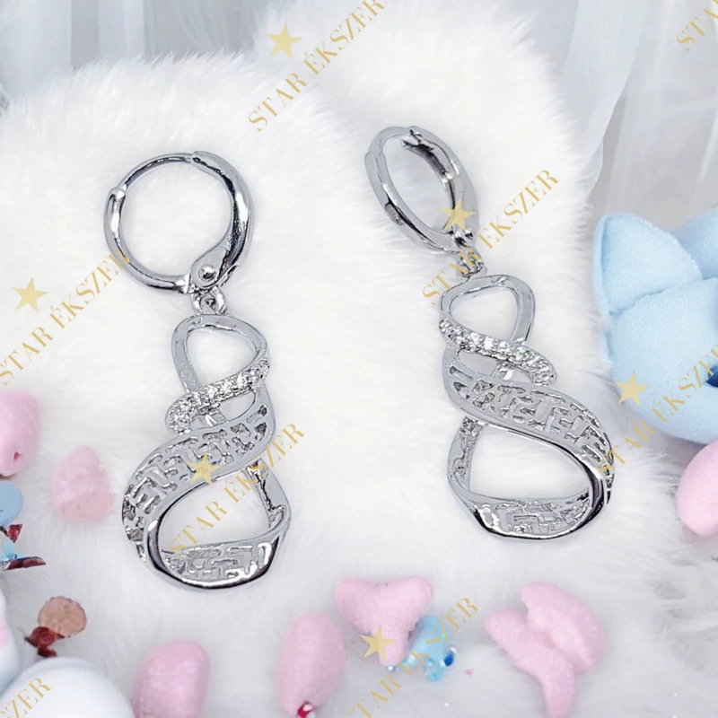 Skylar White GF. antiallergén görög fülbevaló 