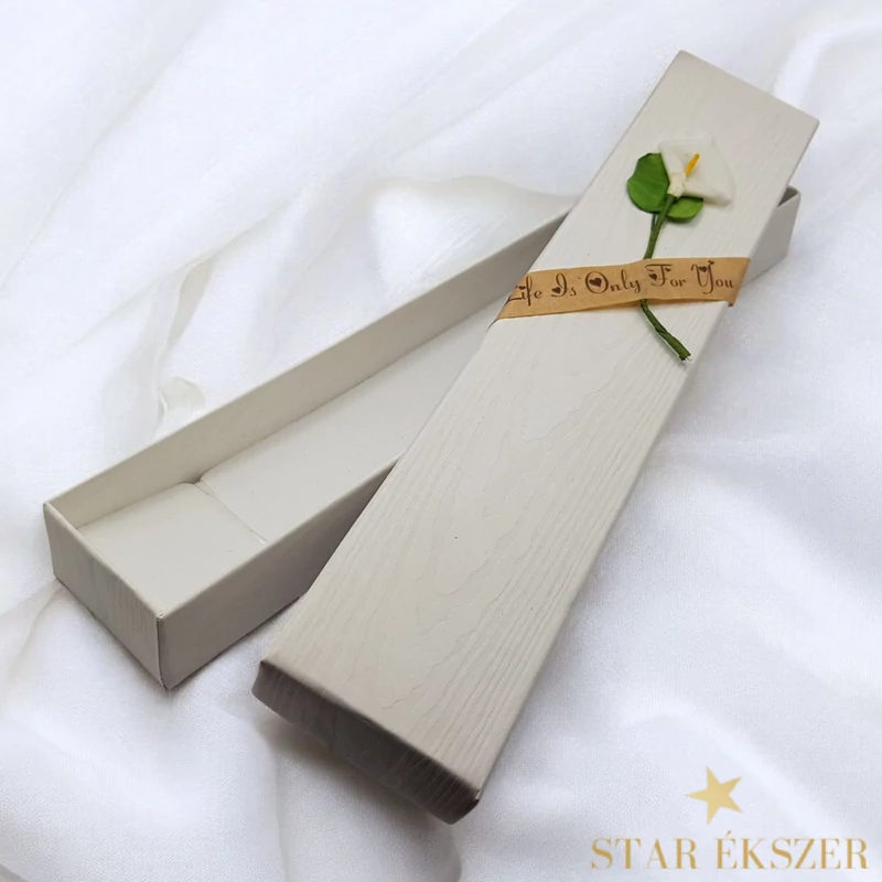 Virágos díszdoboz nyaklánc/karkötő fehér