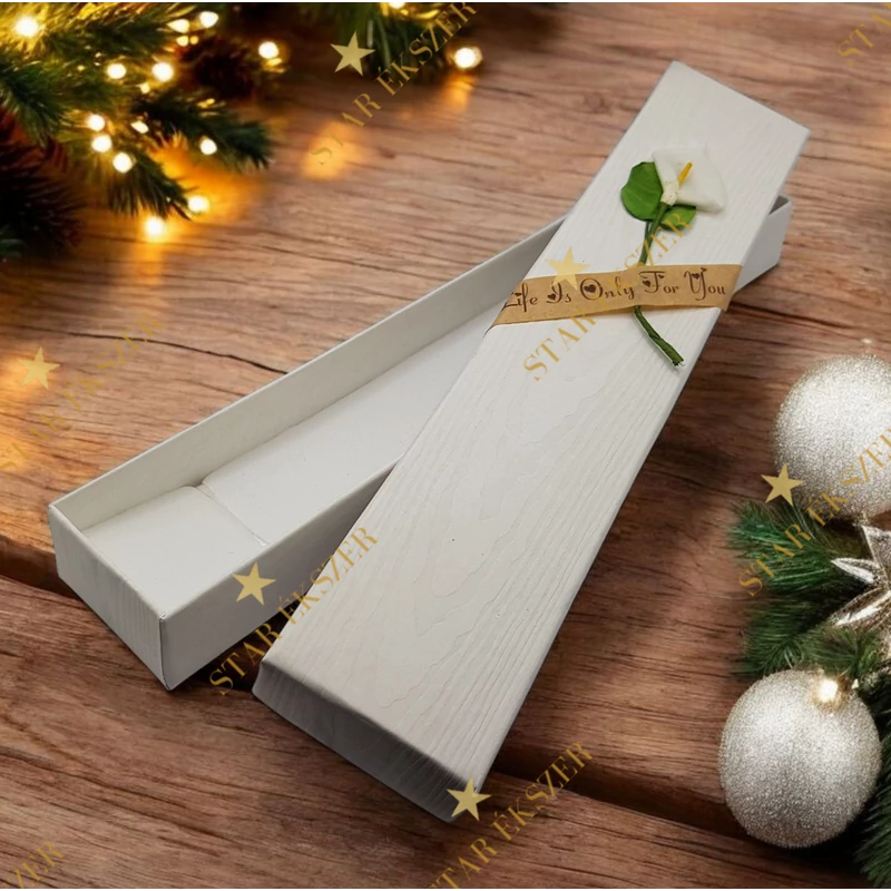 Virágos díszdoboz nyaklánc/karkötő fehér
