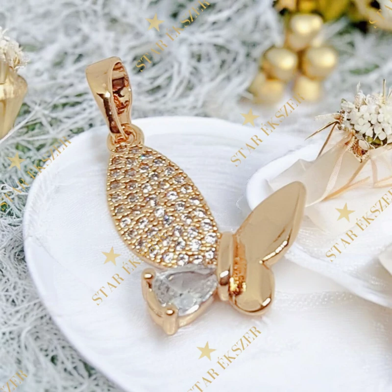 Dita 18k antillergén pillangó medál clear